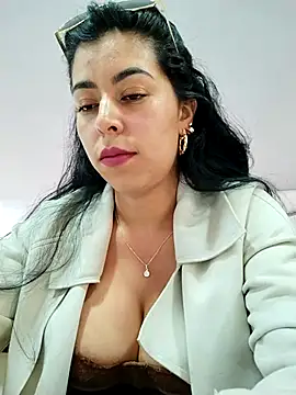 แชท XXX สดของ Luianna