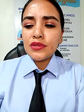 Chat +18 de MAYE__13 ao vivo