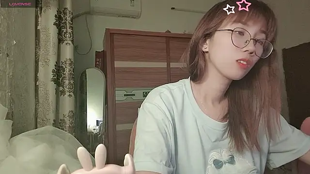 XXX chat uživo modela Lili_666