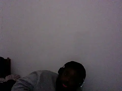 Show modela shaniko89isscam na web-kameri