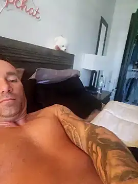 Cutecamboy4you Show in webcam