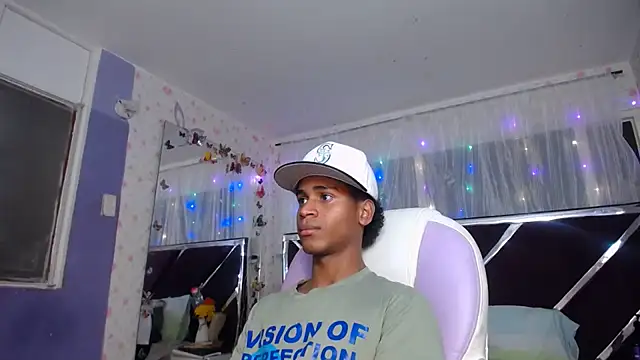 Santy_bigcock_01 Webcamshow