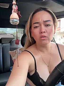 XXX chat uživo modela Danielavegax