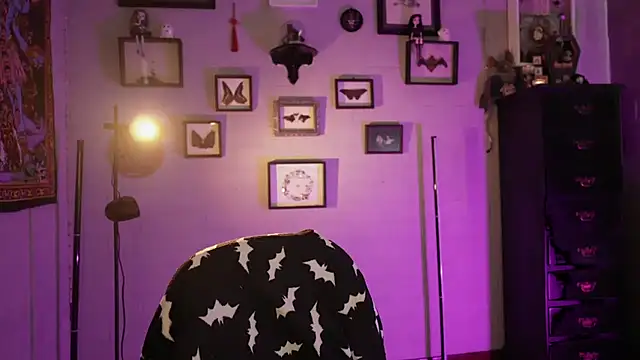 insania_9999_'s Live XXX Chat