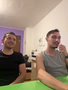 mihneaxxx webcam show