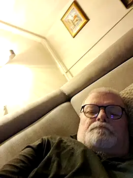 petvarad: онлайн-секс-чат