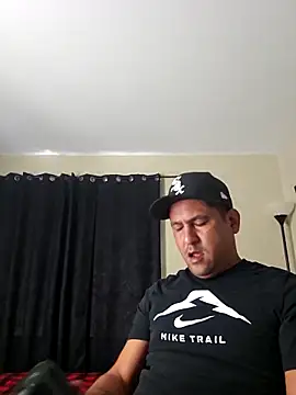 Mifavorito2024: διαδικτυακό σόου στην κάμερα