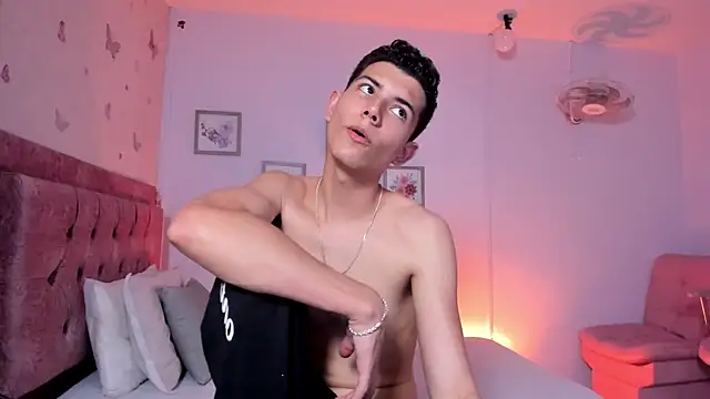 XXX chat uživo modela FireGuy_99