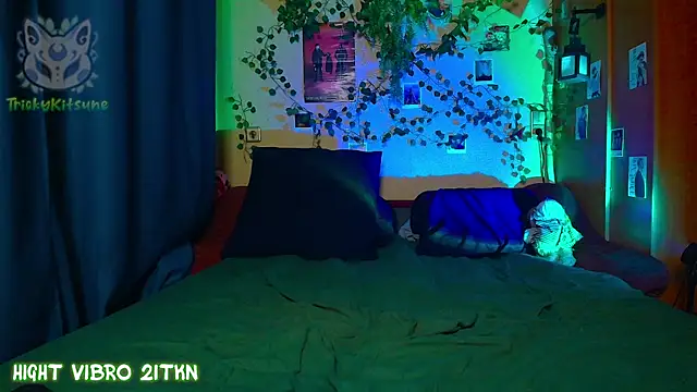 Chat XXX en directo de TrickyKitsune