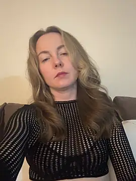 Elineaa Adlı Modelin Canlı XXX Sohbeti