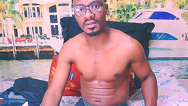 EbonyTiger69 Show in webcam