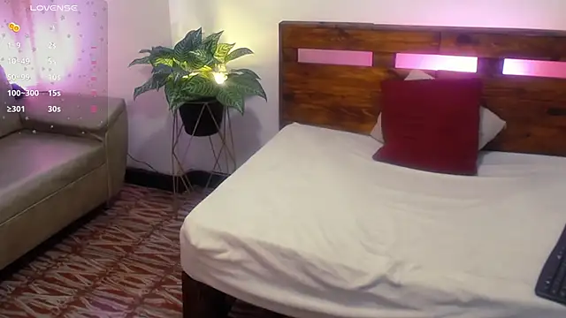 XXX chat uživo modela Yeseniaa25_