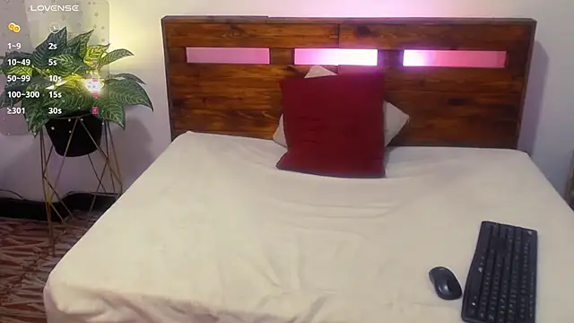 Yeseniaa25_のライブXXXチャット