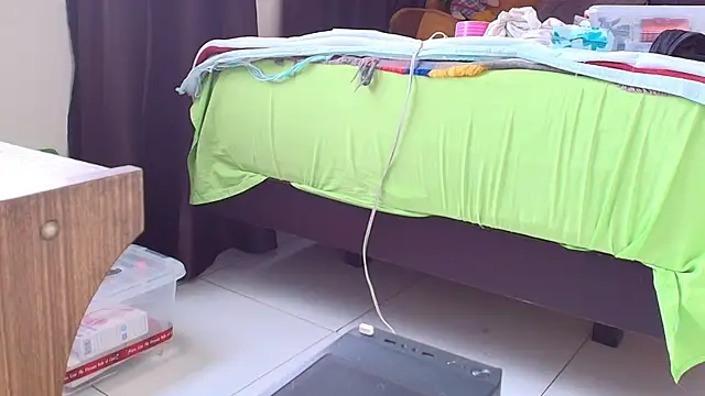 Czat XXX na żywo – Samanntthaa__