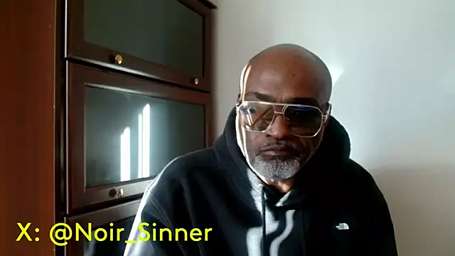 sinnernoir's Live XXX Chat