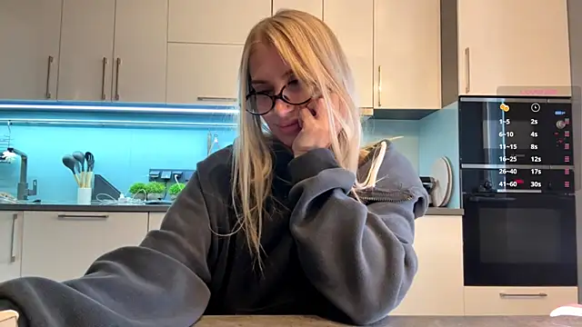 SoftnessMila Live XXX-chat