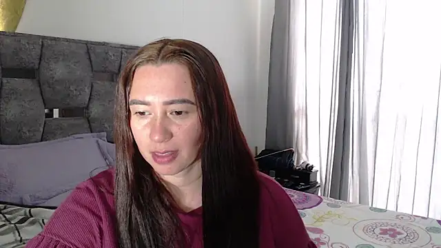 sara_hott_1 élő XXX-chatje