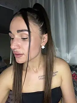 XXX chat uživo modela MonikaSi