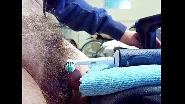 hairyuncut00 Webcam-Show