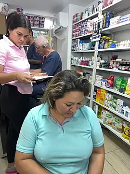 kandalove: διαδικτυακό σόου στην κάμερα