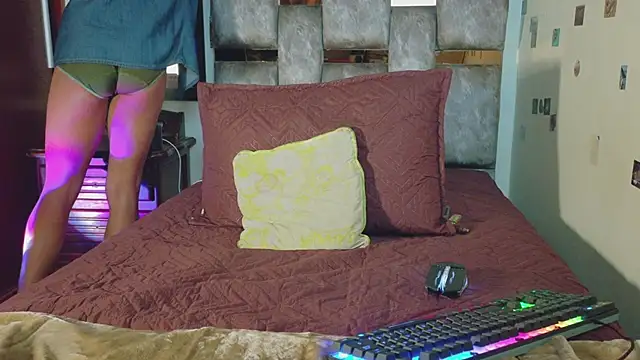 DannyPhantom555: διαδικτυακό σόου στην κάμερα