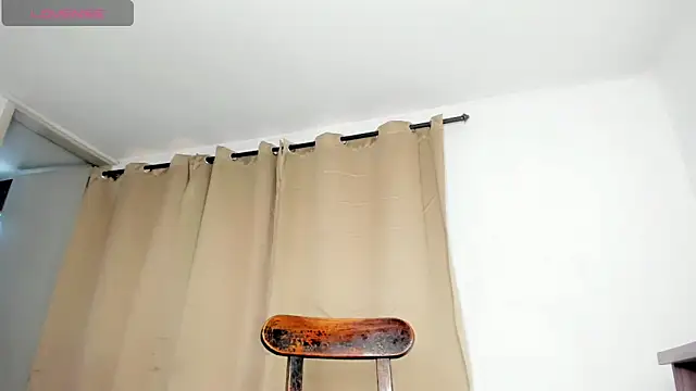 Chatroom XXX en direct de Genesis_Sandoval