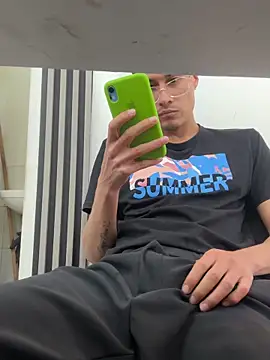 Czat XXX na żywo – TavoHot_