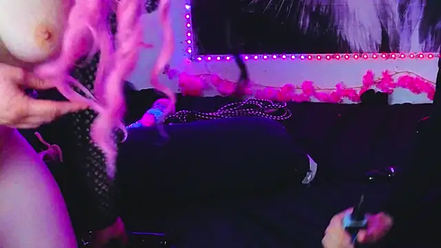 SAKURA_DREAMCOREn Webbikameraesitys