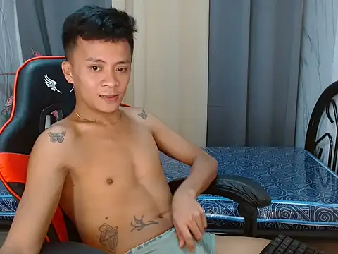 ur_twinkKirk6969のライブXXXチャット