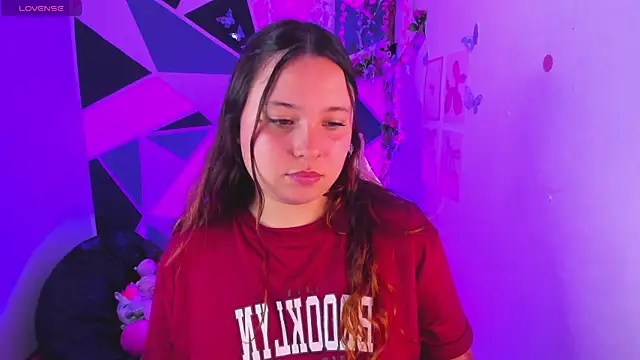 little_emma0 live XXX chat