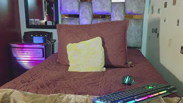 دردشة DannyPhantom555 الجنسية المباشرة