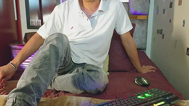 DannyPhantom555 Show Webcam