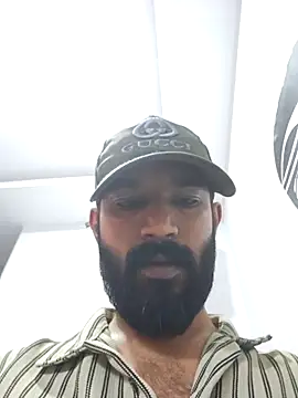 Show modela Bigkannan na web-kameri