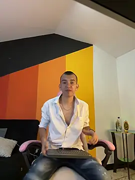 Rowan_Cley Chat XXX live