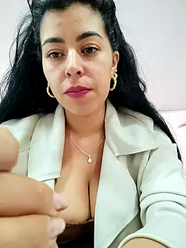 Chatroom XXX en direct de Luianna