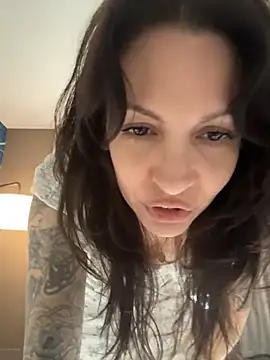 BeautifulMesss: вебкам-шоу