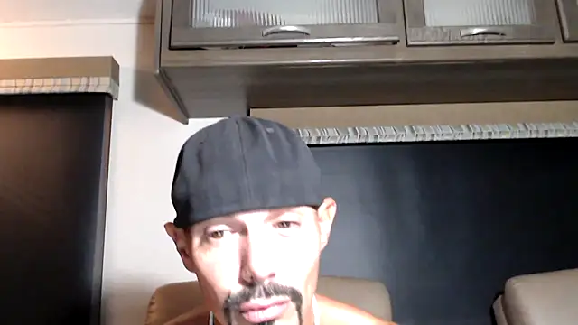 Pokazy przed kamerką – ThickD2C