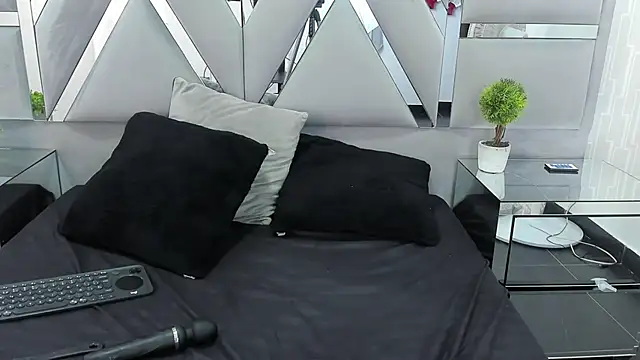 MonzerratBoyer 라이브 XXX 채팅