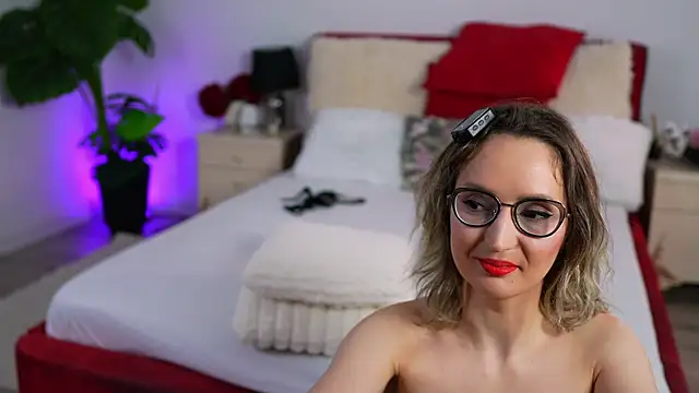 CharmingAnnie live XXX chat