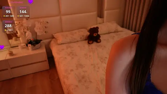 Lilly_Colins Chat XXX live