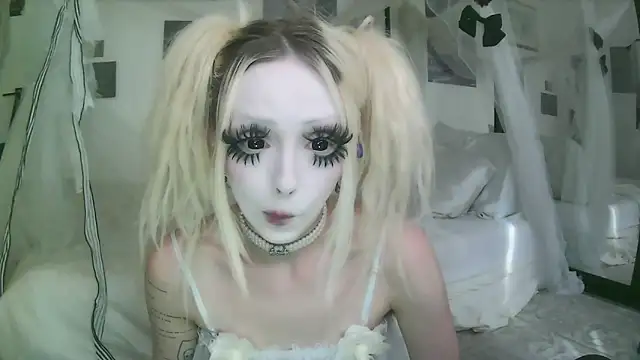 bl0odsyring3 Show in webcam