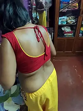 Show modela Little-Roshni na web-kameri