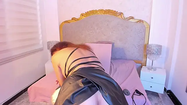 Show modela BestLadyMature na web-kameri