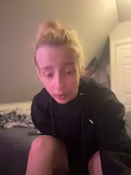 Pertunjukan Kamera Web SeccySerena