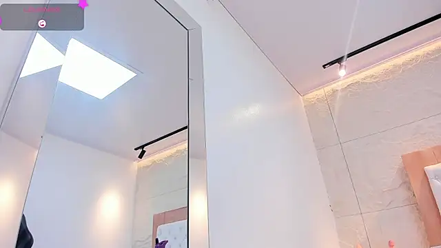 Chat +18 de MELANIE_VEGA ao vivo