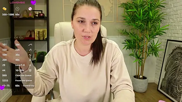 SelineSole Adlı Modelin Canlı XXX Sohbeti