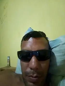 UnreadyChutzpa élő XXX-chatje