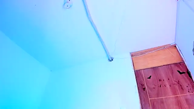 Emily_Coper18: онлайн-секс-чат