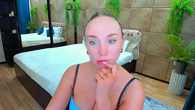 Chatroom XXX en direct de TrueReincarnation