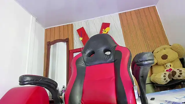 Lunastar02 即時 XXX 聊天